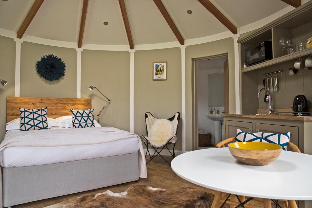 Nether Farm Roundhouses - Henmore Water & Sturston Winds With Hot Tubs - Bradley Wood No Hot Tub Ashbourne  Dış mekan fotoğraf